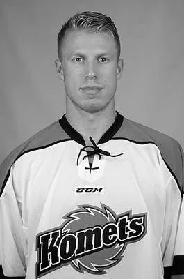 Hockey player in Komets jersey